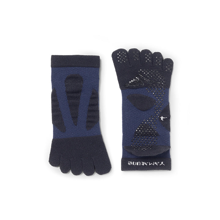 NO. 72010 SPIDER ARCH SHORT 5TOE WITH NON SLIP DOTS