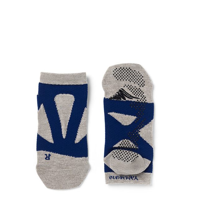 NO.72018 SPIDER ARCH SHORT WITH NON SLIP DOTS