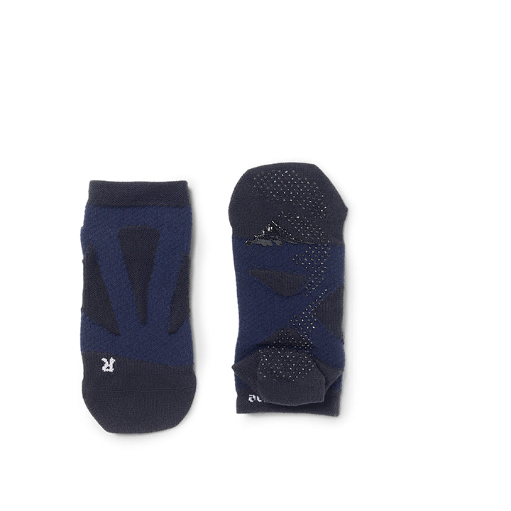 NO.72018 SPIDER ARCH SHORT WITH NON SLIP DOTS